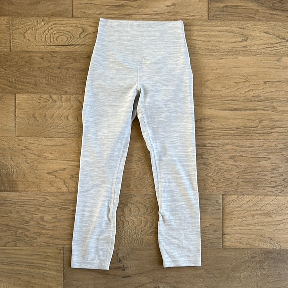 EUC Lululemon Align Crop *21" Wee Are From Space Nimbus Battleship Size 2 - Picture 2 of 11